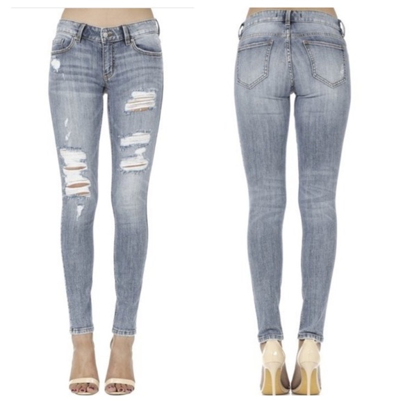 Destructed Skinny Jean - Picture 6 of 7